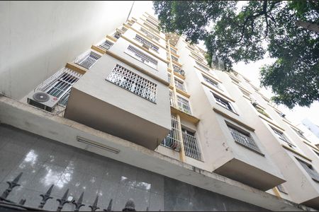 Apartamento à venda com 75m², 2 quartos e sem vaga Apartamento à venda com 75m², 2 quartos e sem vagaFachada
