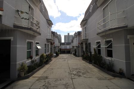 Casa de condomínio à venda com 67m², 2 quartos e 1 vagaÁrea Comum