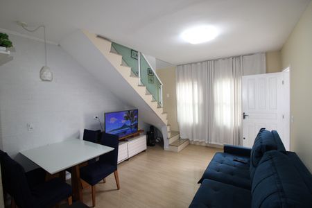 Casa de condomínio à venda com 67m², 2 quartos e 1 vagaSala