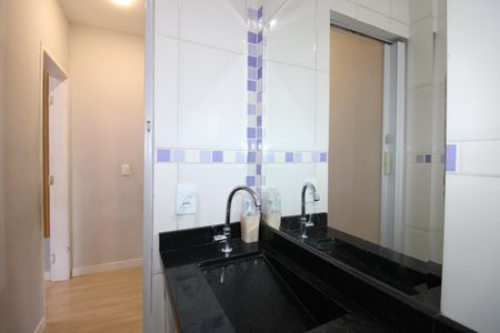 Casa de condomínio à venda com 67m², 2 quartos e 1 vagaBanheiro
