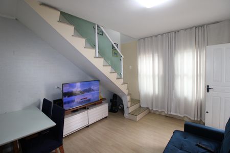 Casa de condomínio à venda com 67m², 2 quartos e 1 vagaSala