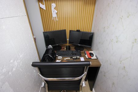 Casa de condomínio à venda com 67m², 2 quartos e 1 vagaEscritório