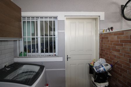 Casa de condomínio à venda com 67m², 2 quartos e 1 vagaÁrea de Serviço