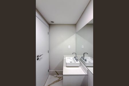 Apartamento para alugar com 70m², 2 quartos e 1 vaga Apartamento para alugar com 70m², 2 quartos e 1 vagaBanheiro