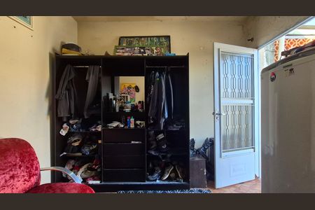 Casa à venda com 137m², 3 quartos e 2 vagas Casa à venda com 137m², 3 quartos e 2 vagasQuarto - fundos