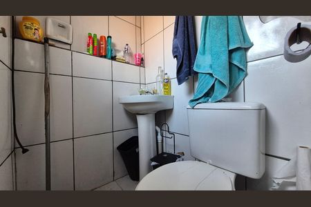 Casa à venda com 137m², 3 quartos e 2 vagas Casa à venda com 137m², 3 quartos e 2 vagasBanheiro - fundos