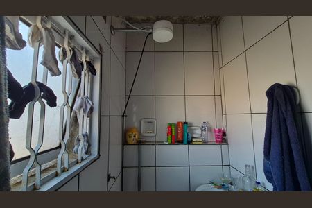 Casa à venda com 137m², 3 quartos e 2 vagas Casa à venda com 137m², 3 quartos e 2 vagasBanheiro - fundos
