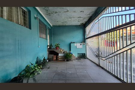 Garagem de casa à venda com 3 quartos, 137m² em Vila Linda, Santo André