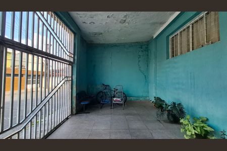 Garagem de casa à venda com 3 quartos, 137m² em Vila Linda, Santo André