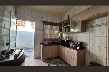 Casa à venda com 137m², 3 quartos e 2 vagas Casa à venda com 137m², 3 quartos e 2 vagasCozinha
