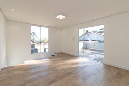 Sala 2 de casa para alugar com 6 quartos, 350m² em Cristal, Porto Alegre