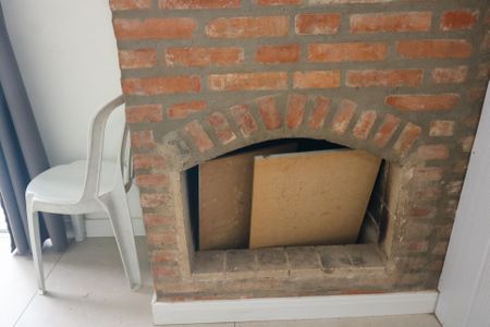 Casa para alugar com 350m², 6 quartos e 3 vagasDetalhe da Suíte 3 - Lareira