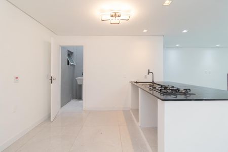 Casa para alugar com 350m², 6 quartos e 3 vagas Casa para alugar com 350m², 6 quartos e 3 vagasCozinha e Área de Serviço