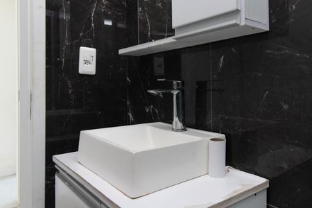Banheiro da Suíte de casa para alugar com 6 quartos, 350m² em Cristal, Porto Alegre