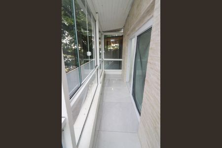 Casa para alugar com 350m², 6 quartos e 3 vagasSacada da Sala 1