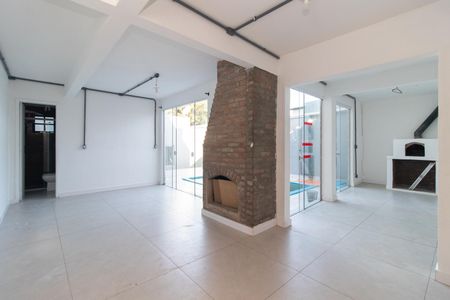 Casa para alugar com 350m², 6 quartos e 3 vagas Casa para alugar com 350m², 6 quartos e 3 vagasCasa 2 - Sala/cozinha