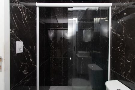Casa para alugar com 350m², 6 quartos e 3 vagas Casa para alugar com 350m², 6 quartos e 3 vagasBanheiro da Suíte 2