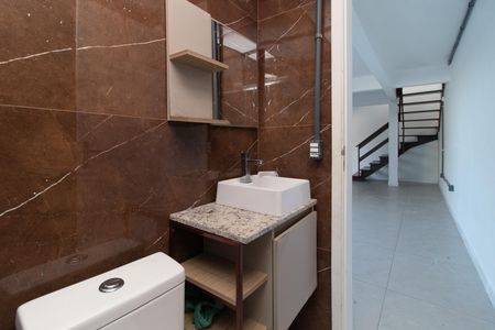 Casa para alugar com 350m², 6 quartos e 3 vagas Casa para alugar com 350m², 6 quartos e 3 vagas Banheiro Social 2