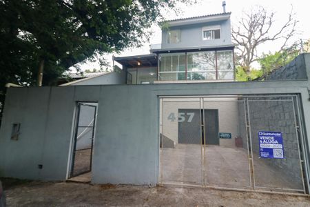 Casa para alugar com 350m², 6 quartos e 3 vagasFachada