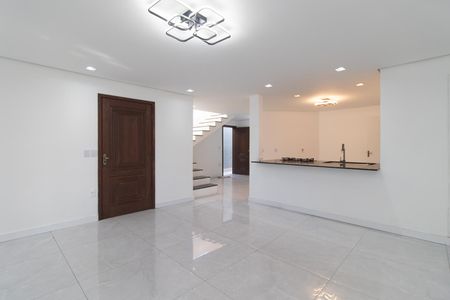 Casa para alugar com 350m², 6 quartos e 3 vagas Casa para alugar com 350m², 6 quartos e 3 vagasSala