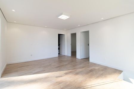 Casa para alugar com 350m², 6 quartos e 3 vagas Casa para alugar com 350m², 6 quartos e 3 vagasSala 2
