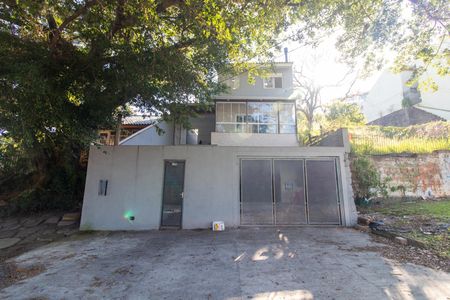 Casa para alugar com 350m², 6 quartos e 3 vagas Casa para alugar com 350m², 6 quartos e 3 vagasFachada