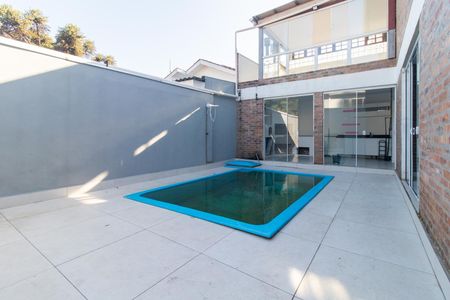 Casa para alugar com 350m², 6 quartos e 3 vagas Casa para alugar com 350m², 6 quartos e 3 vagasQuintal