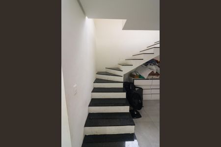 Casa para alugar com 350m², 6 quartos e 3 vagasEscada