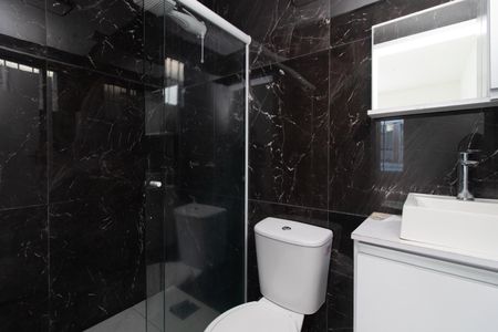 Casa para alugar com 350m², 6 quartos e 3 vagas Casa para alugar com 350m², 6 quartos e 3 vagasBanheiro da Suíte 2