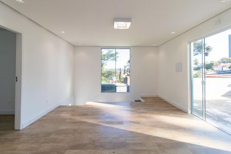 Casa para alugar com 350m², 6 quartos e 3 vagas Casa para alugar com 350m², 6 quartos e 3 vagasSala 2