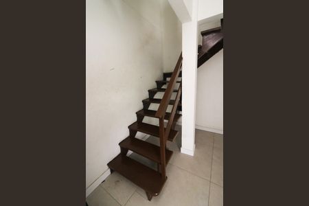 Casa para alugar com 350m², 6 quartos e 3 vagasEscada