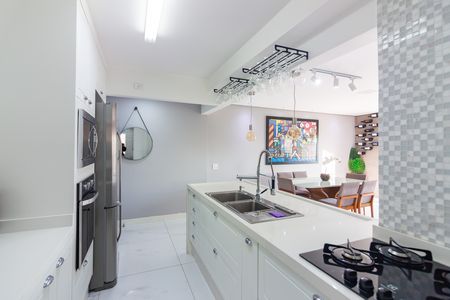 Apartamento à venda com 83m², 2 quartos e 2 vagasCozinha 