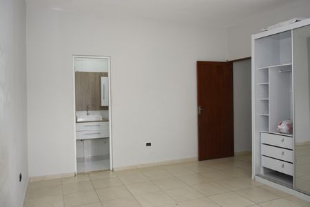 Casa para alugar com 160m², 2 quartos e 2 vagasSuíte