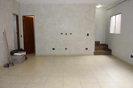 Sala/Cozinha de casa para alugar com 2 quartos, 160m² em Jardim Independência, Embu das Artes