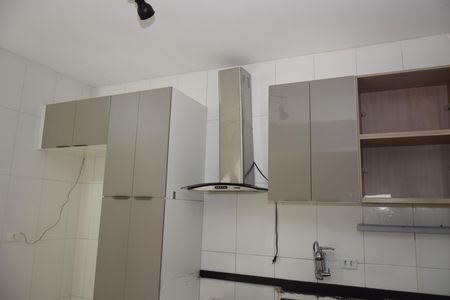 Sala/Cozinha de casa para alugar com 2 quartos, 160m² em Jardim Independência, Embu das Artes