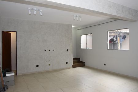 Casa para alugar com 160m², 2 quartos e 2 vagasSala/Cozinha