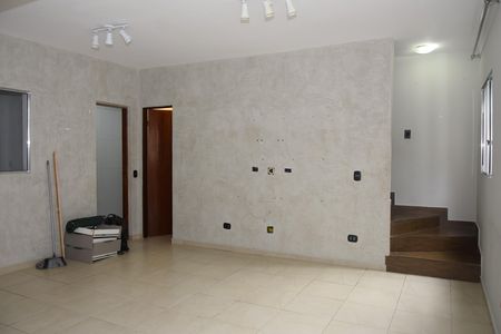 Casa para alugar com 160m², 2 quartos e 2 vagasSala/Cozinha
