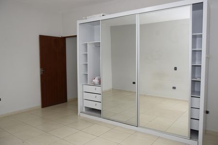 Casa para alugar com 160m², 2 quartos e 2 vagasSuíte
