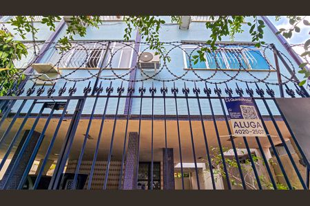 Apartamento para alugar com 75m², 2 quartos e 1 vaga Apartamento para alugar com 75m², 2 quartos e 1 vagaFachada