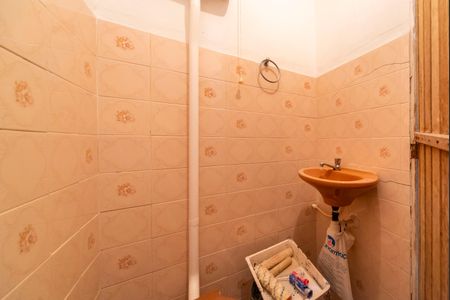 Banheiro de serviço de casa à venda com 2 quartos, 124m² em Jardim Progresso, Santo André