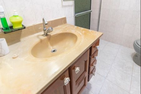 Casa à venda com 124m², 2 quartos e 2 vagasBanheiro social
