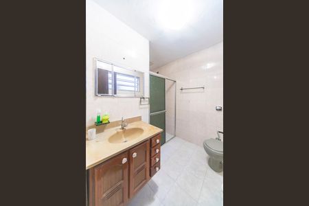 Casa à venda com 124m², 2 quartos e 2 vagasBanheiro social