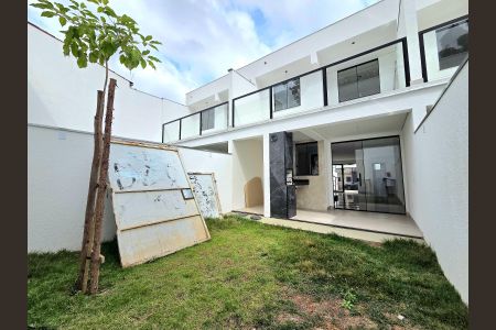 Área Externa de casa à venda com 3 quartos, 158m² em Santa Branca, Belo Horizonte