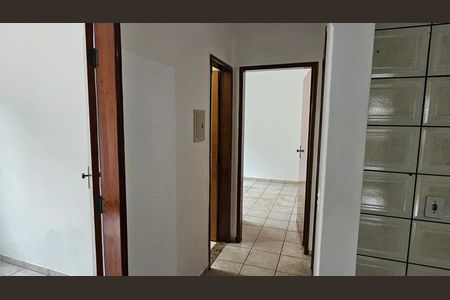 Corredor de casa à venda com 3 quartos, 397m² em Vila Uniao, Goiânia