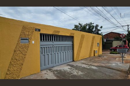 Casa à venda com 397m², 3 quartos e 4 vagas Casa à venda com 397m², 3 quartos e 4 vagasFachada