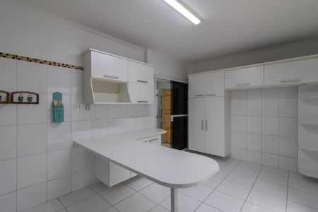 Casa à venda com 300m², 3 quartos e 3 vagas Casa à venda com 300m², 3 quartos e 3 vagasCozinha