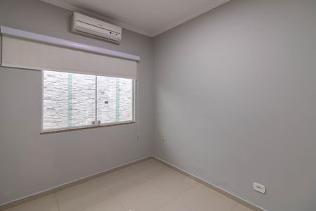 Casa à venda com 300m², 3 quartos e 3 vagas Casa à venda com 300m², 3 quartos e 3 vagasQuarto 3