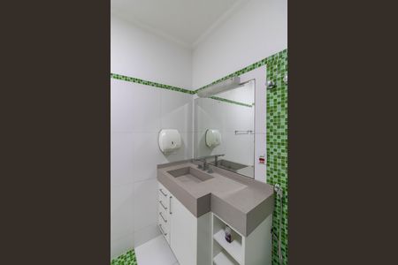 Casa à venda com 300m², 3 quartos e 3 vagas Casa à venda com 300m², 3 quartos e 3 vagasBanheiro