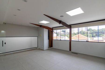 Casa à venda com 300m², 3 quartos e 3 vagas Casa à venda com 300m², 3 quartos e 3 vagasVaranda