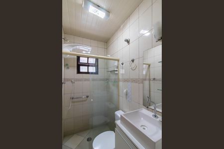Casa à venda com 300m², 3 quartos e 3 vagas Casa à venda com 300m², 3 quartos e 3 vagasCasa 2 - Banheiro